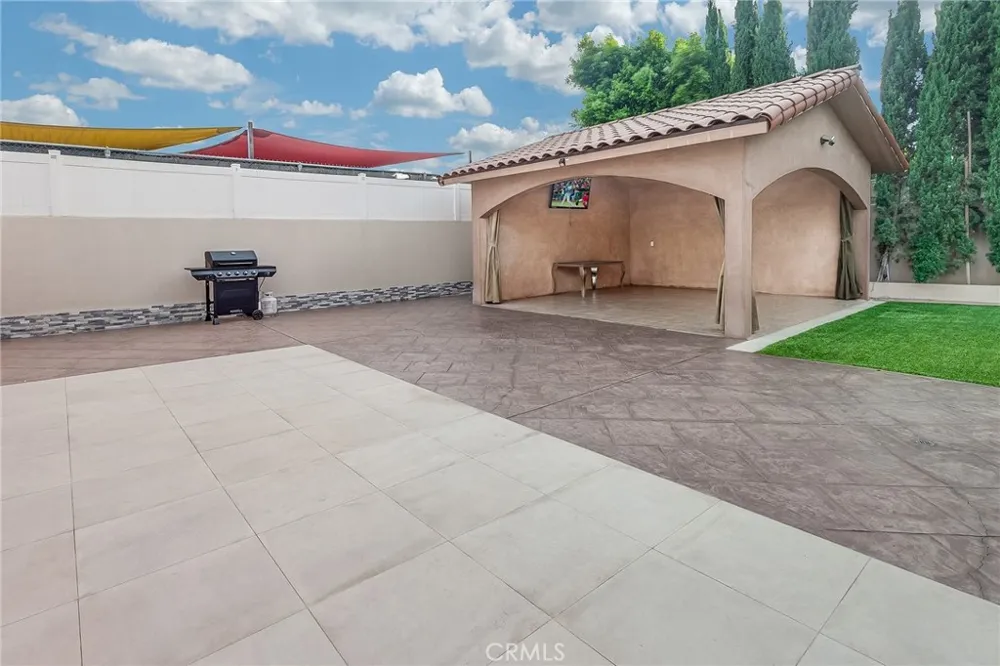 6917 Tyrone Avenue Van Nuys, CA 91405