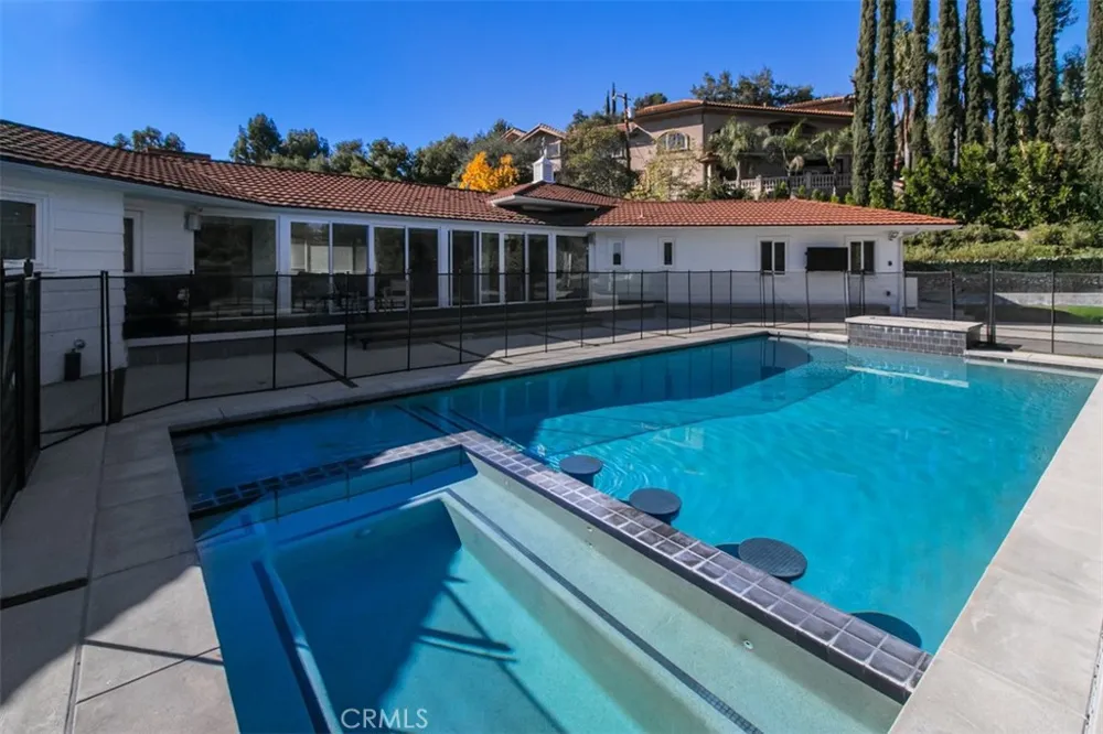 4620 Caritina Tarzana, CA 91356