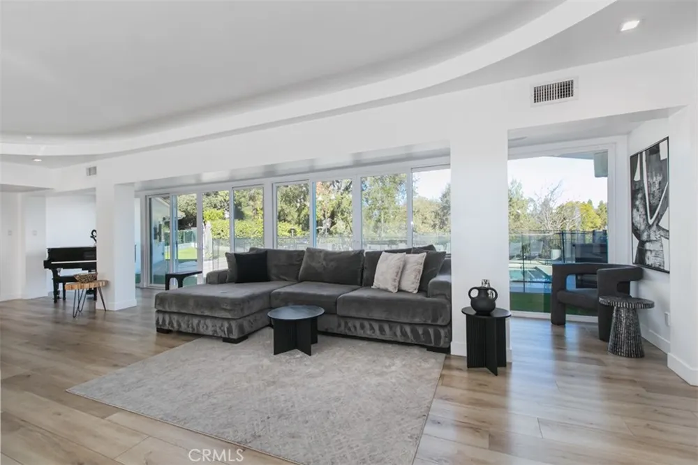 4620 Caritina Tarzana, CA 91356