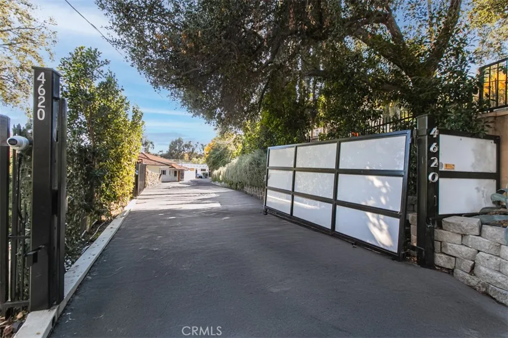 4620 Caritina Tarzana, CA 91356