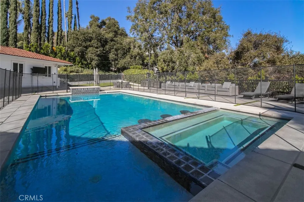 4620 Caritina Tarzana, CA 91356