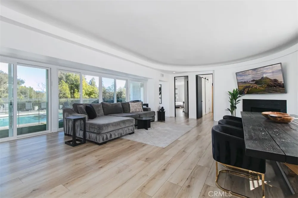 4620 Caritina Tarzana, CA 91356
