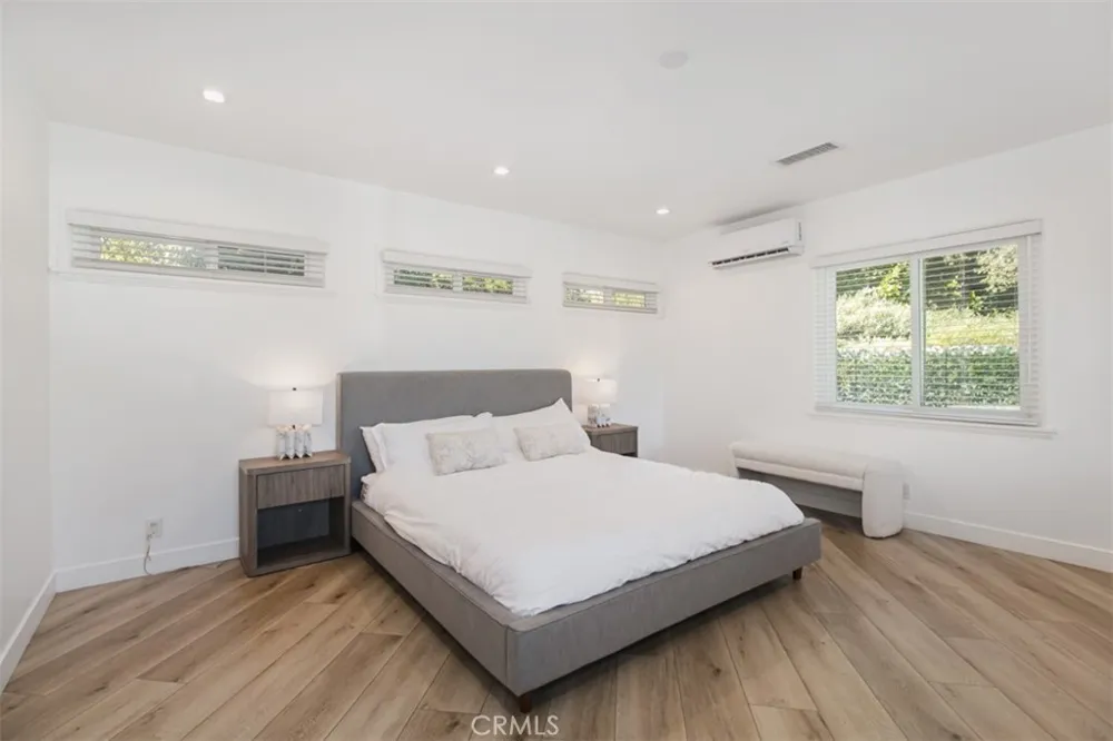 4620 Caritina Tarzana, CA 91356