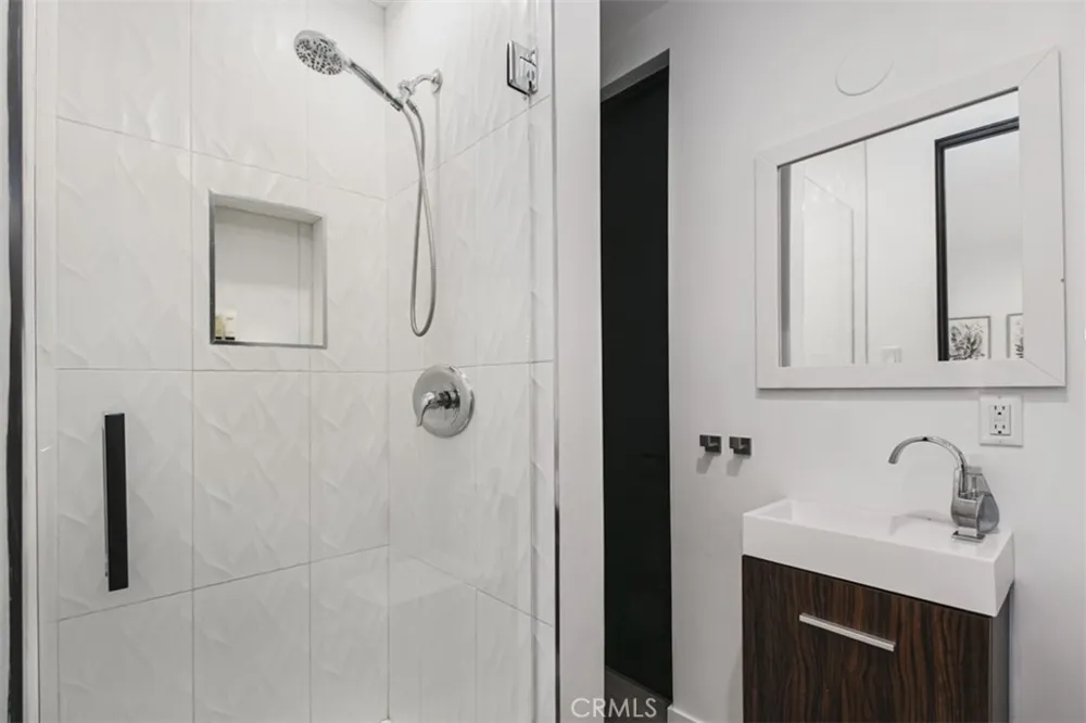 4620 Caritina Tarzana, CA 91356