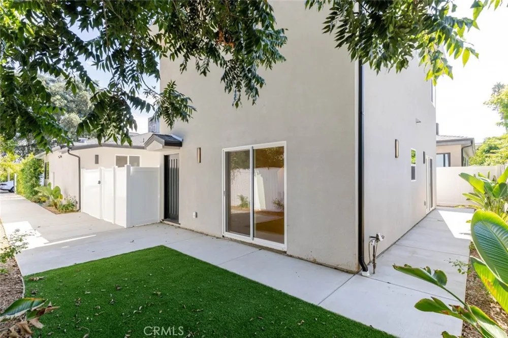 6837 Yolanda Avenue Reseda, CA 91335