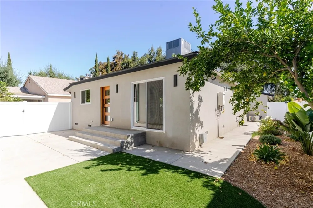 6837 Yolanda Avenue Reseda, CA 91335