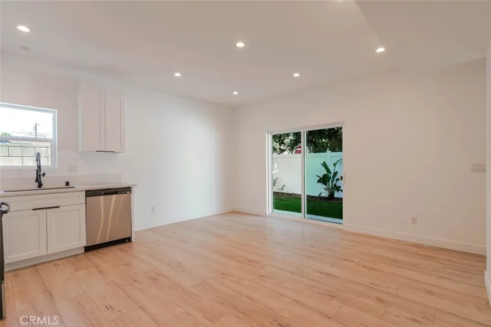 6837 Yolanda Avenue Reseda, CA 91335