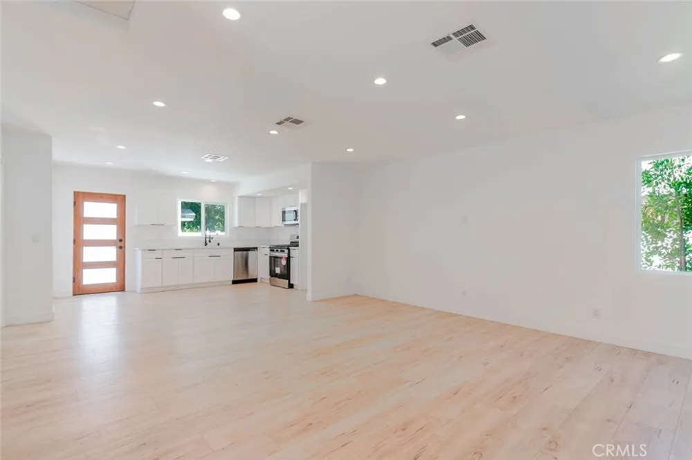 6837 Yolanda Avenue Reseda, CA 91335