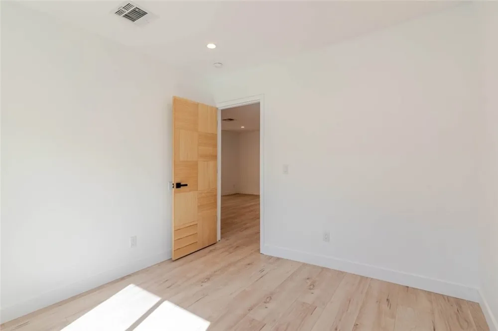 6837 Yolanda Avenue Reseda, CA 91335