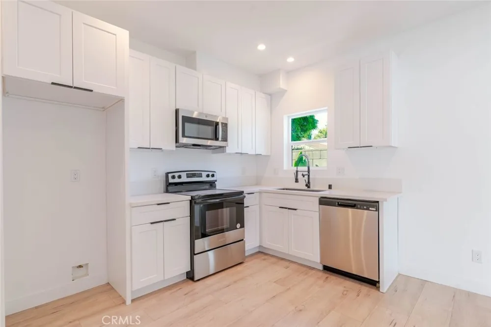 6837 Yolanda Avenue Reseda, CA 91335