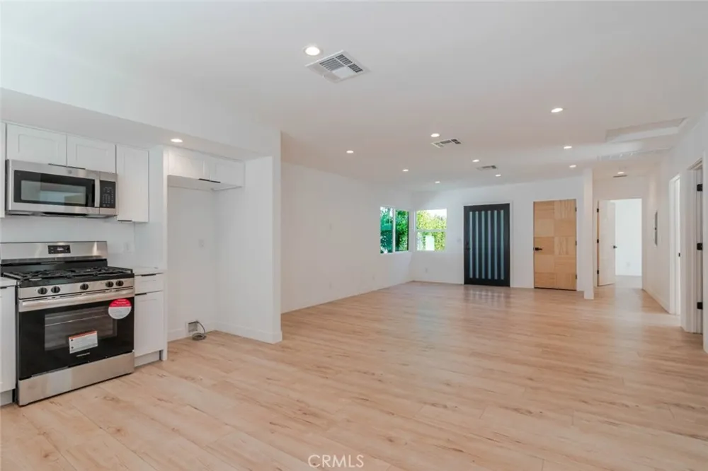 6837 Yolanda Avenue Reseda, CA 91335