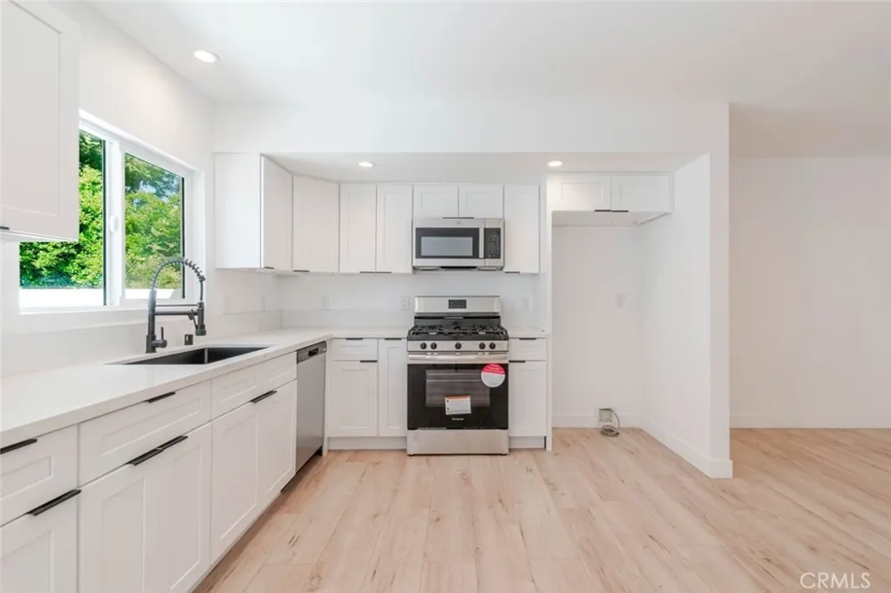 6837 Yolanda Avenue Reseda, CA 91335