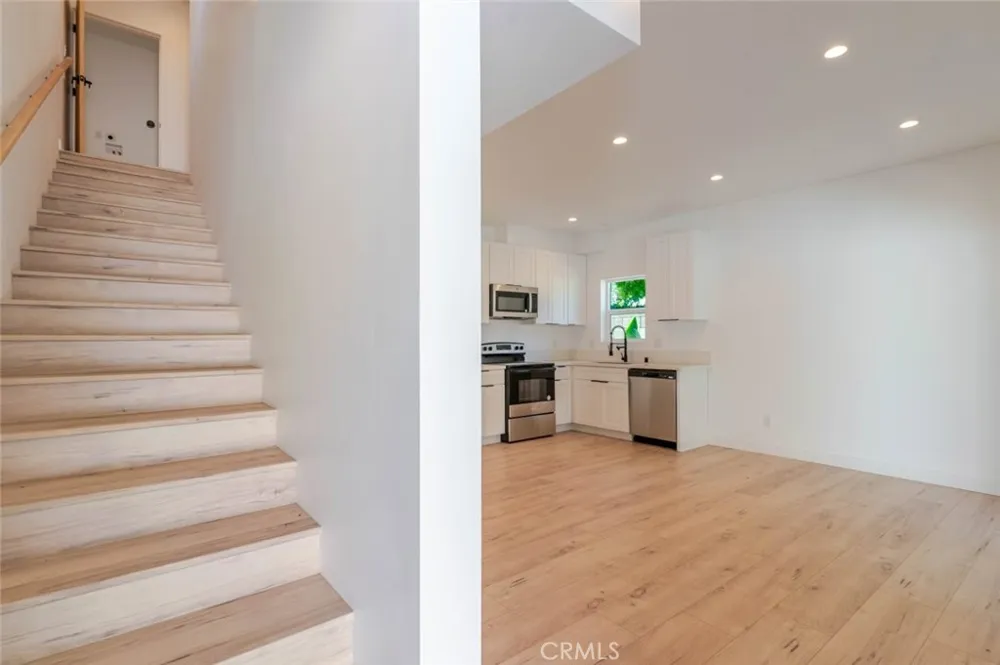 6837 Yolanda Avenue Reseda, CA 91335