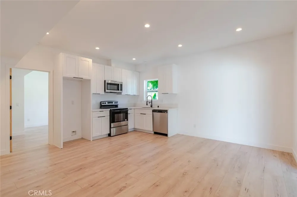 6837 Yolanda Avenue Reseda, CA 91335