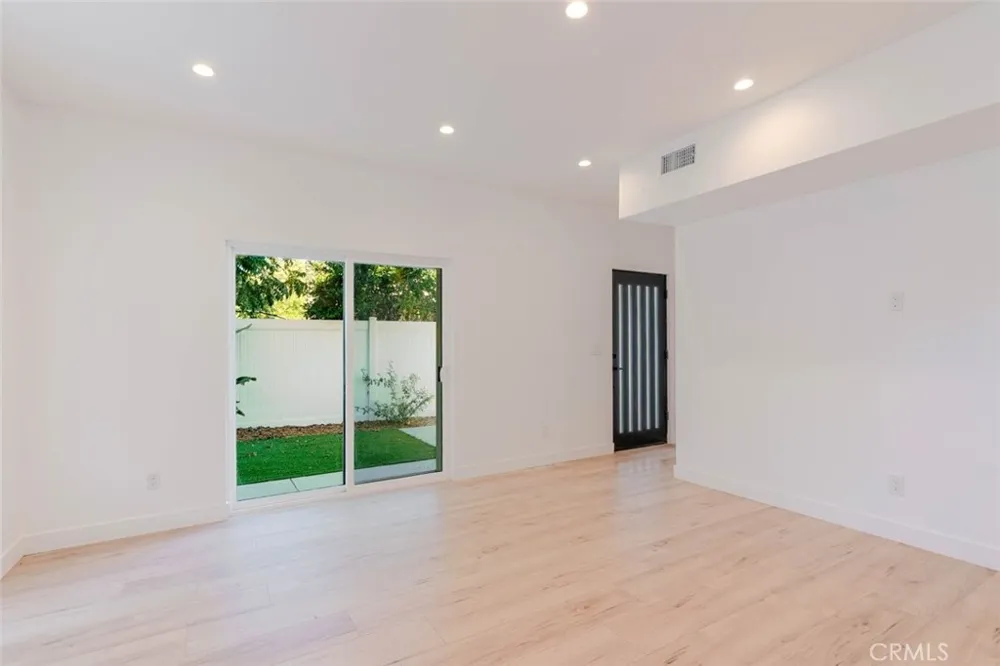 6837 Yolanda Avenue Reseda, CA 91335