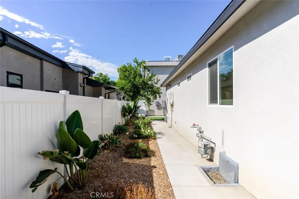 6837 Yolanda Avenue Reseda, CA 91335