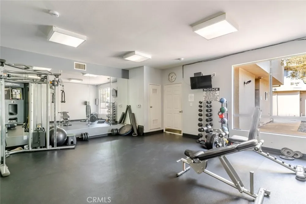19350 Sherman Way #210 Reseda, CA 91335