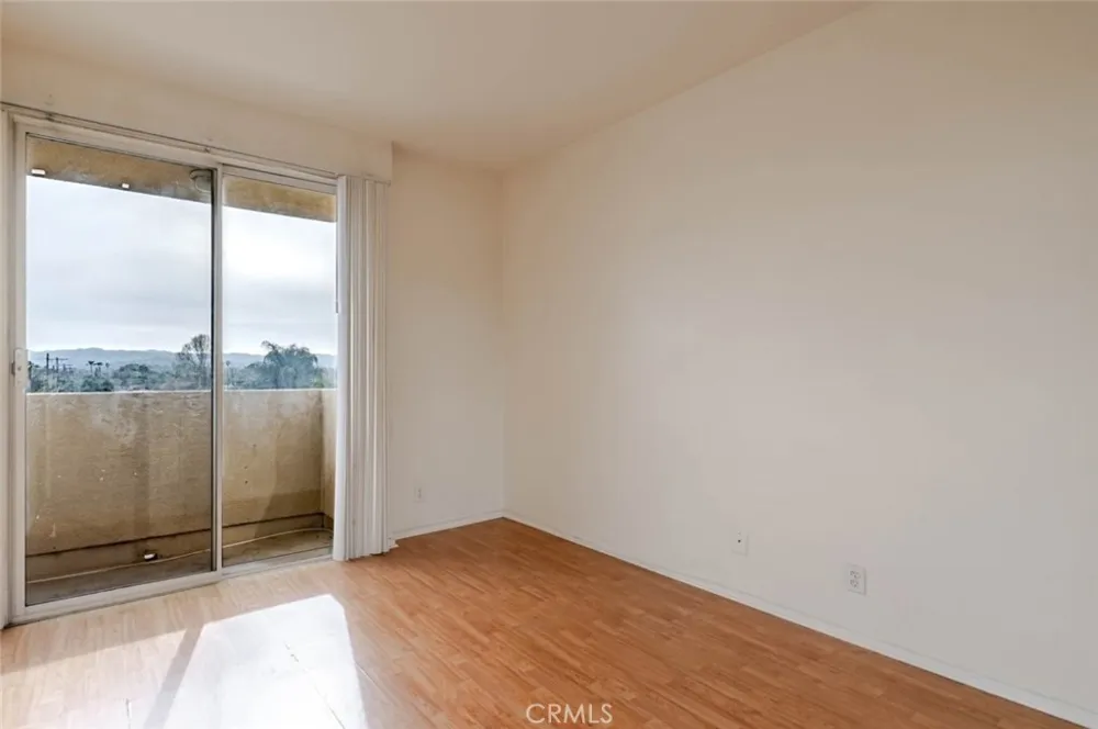 19350 Sherman Way #210 Reseda, CA 91335