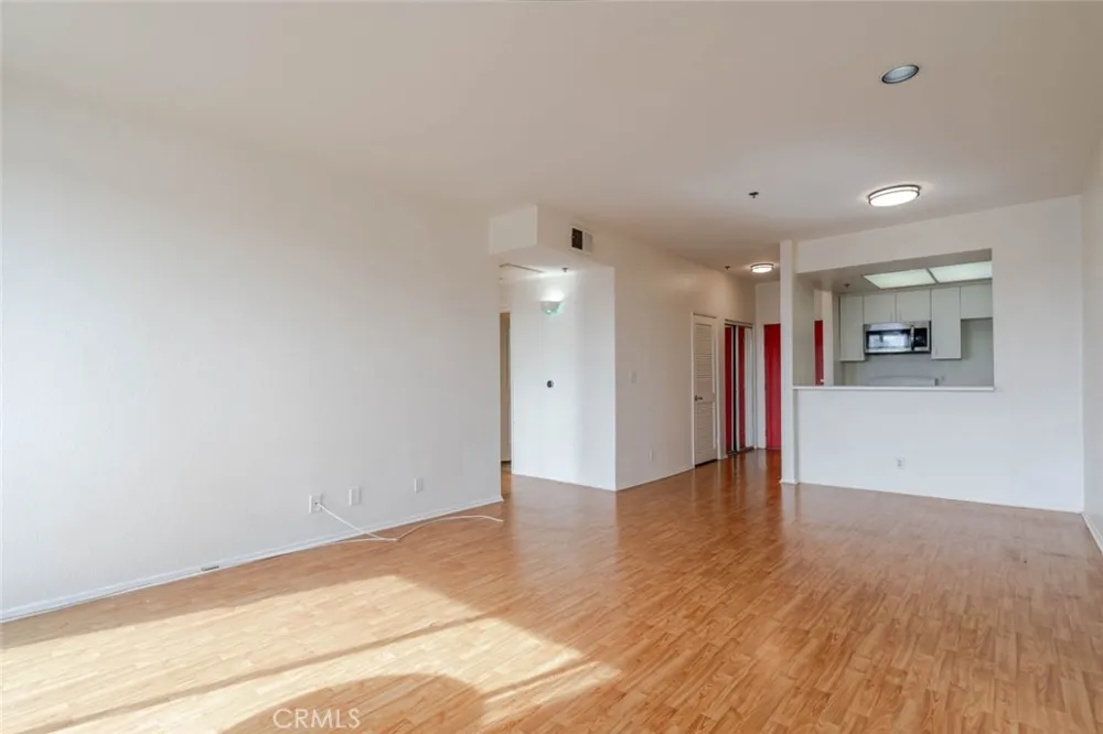 19350 Sherman Way #210 Reseda, CA 91335