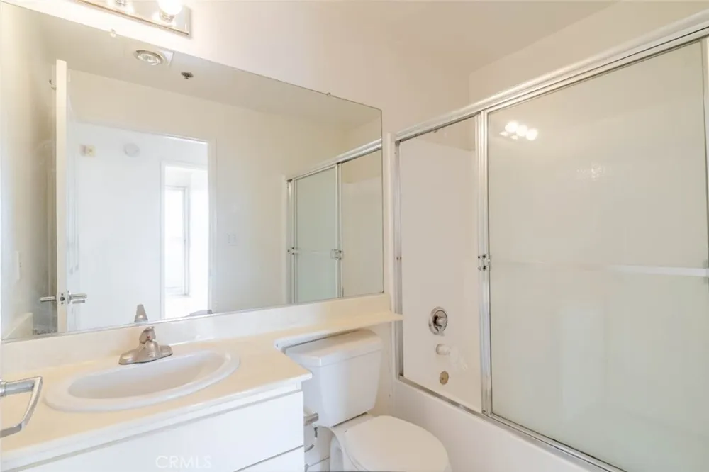19350 Sherman Way #210 Reseda, CA 91335