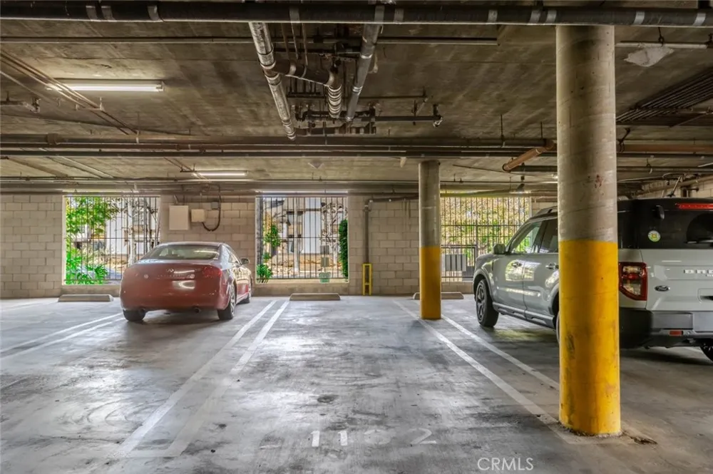19350 Sherman Way #210 Reseda, CA 91335