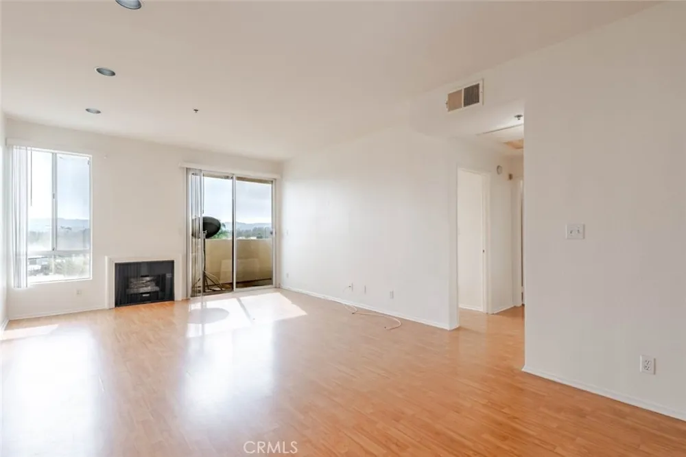 19350 Sherman Way #210 Reseda, CA 91335