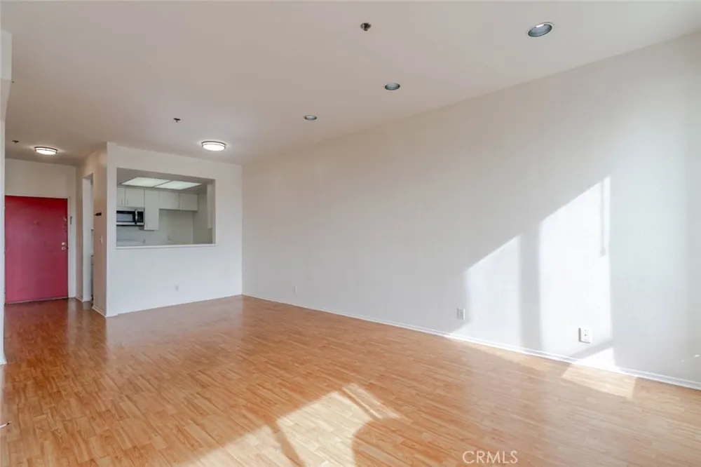 19350 Sherman Way #210 Reseda, CA 91335