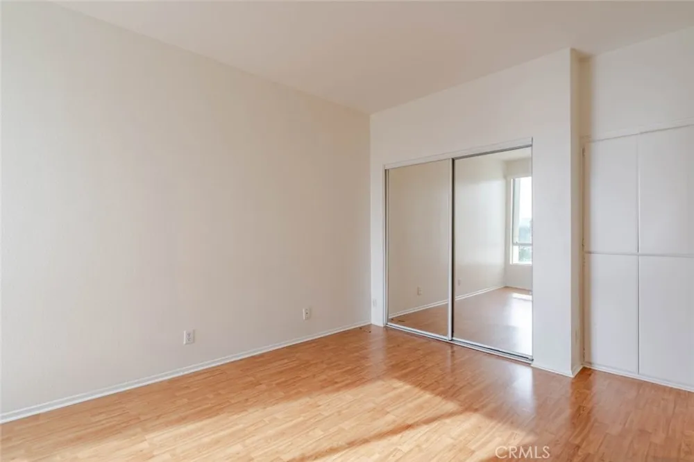 19350 Sherman Way #210 Reseda, CA 91335