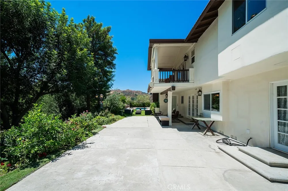 26862 Sand Canyon Road Canyon Country, CA 91387