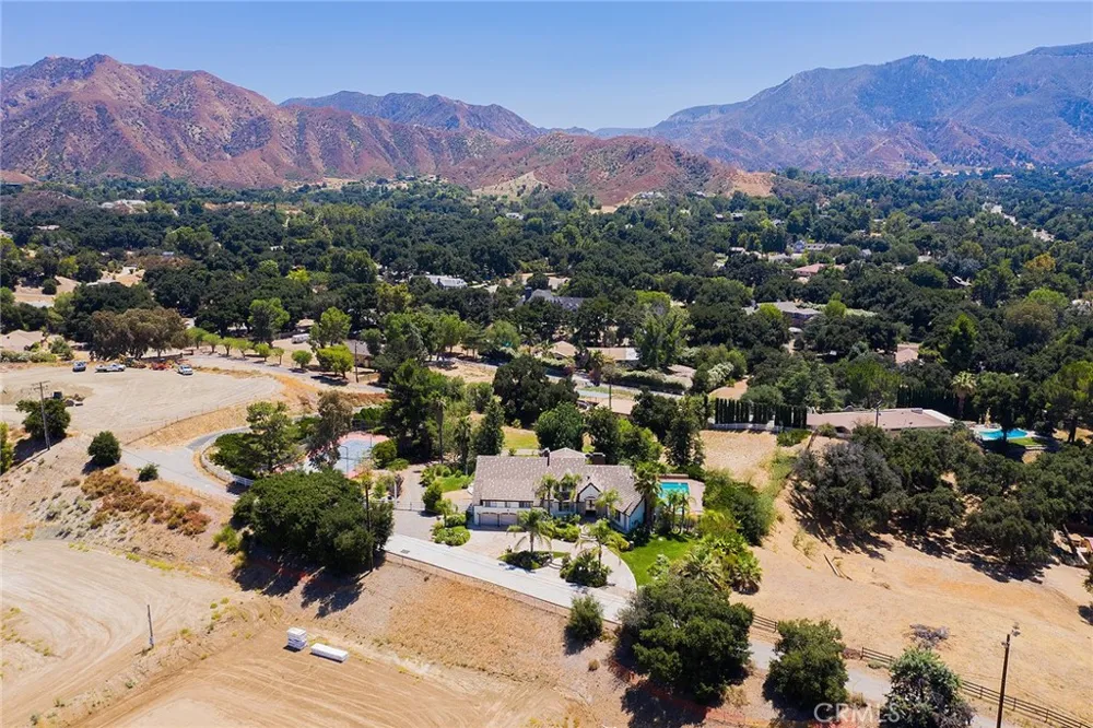 26862 Sand Canyon Road Canyon Country, CA 91387