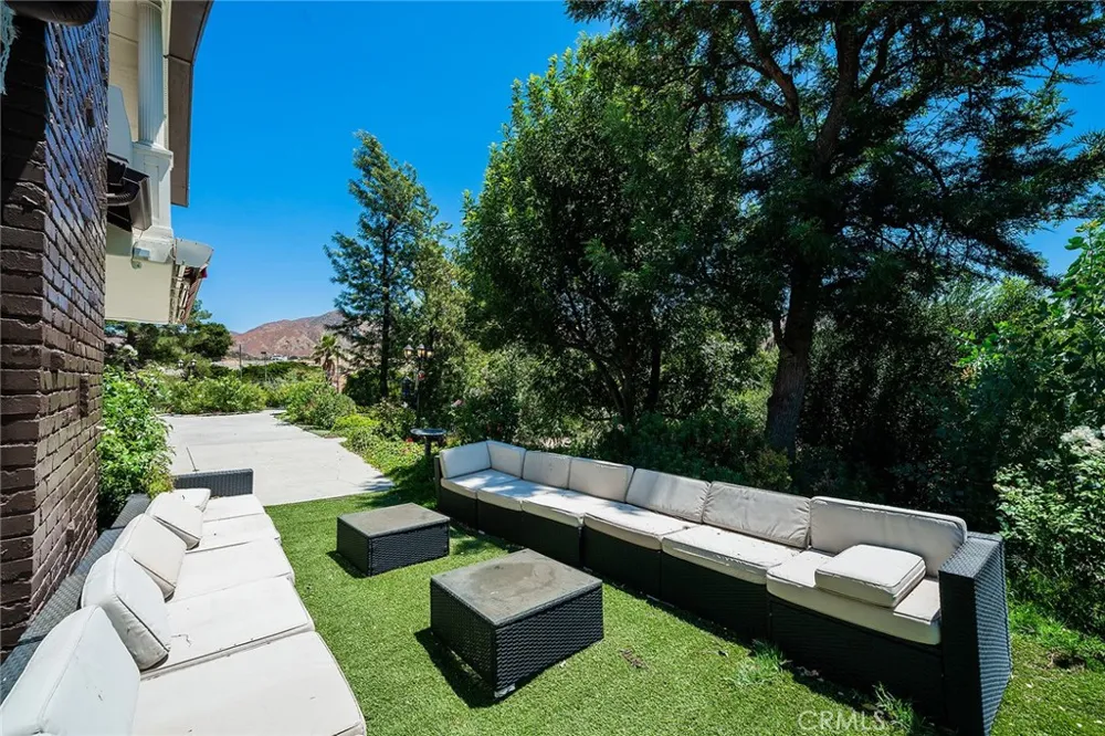 26862 Sand Canyon Road Canyon Country, CA 91387