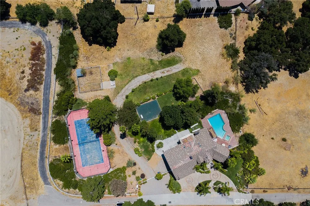 26862 Sand Canyon Road Canyon Country, CA 91387