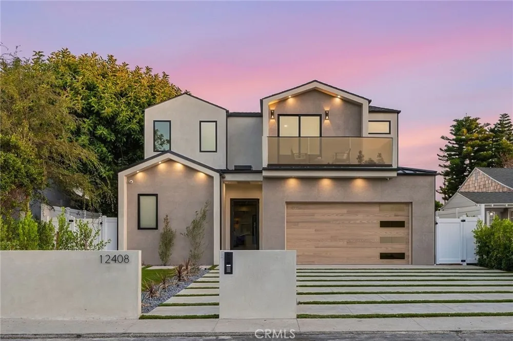 12408 Cumpston Valley Village, CA 91607