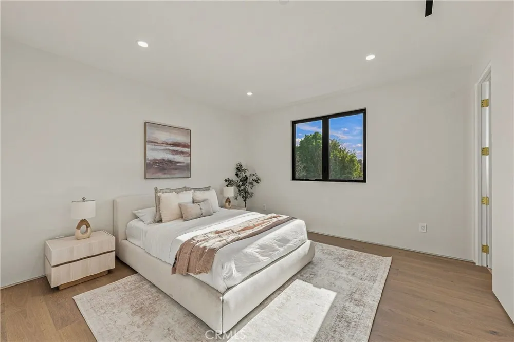 12408 Cumpston Valley Village, CA 91607