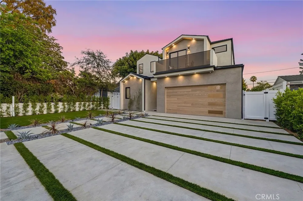 12408 Cumpston Valley Village, CA 91607