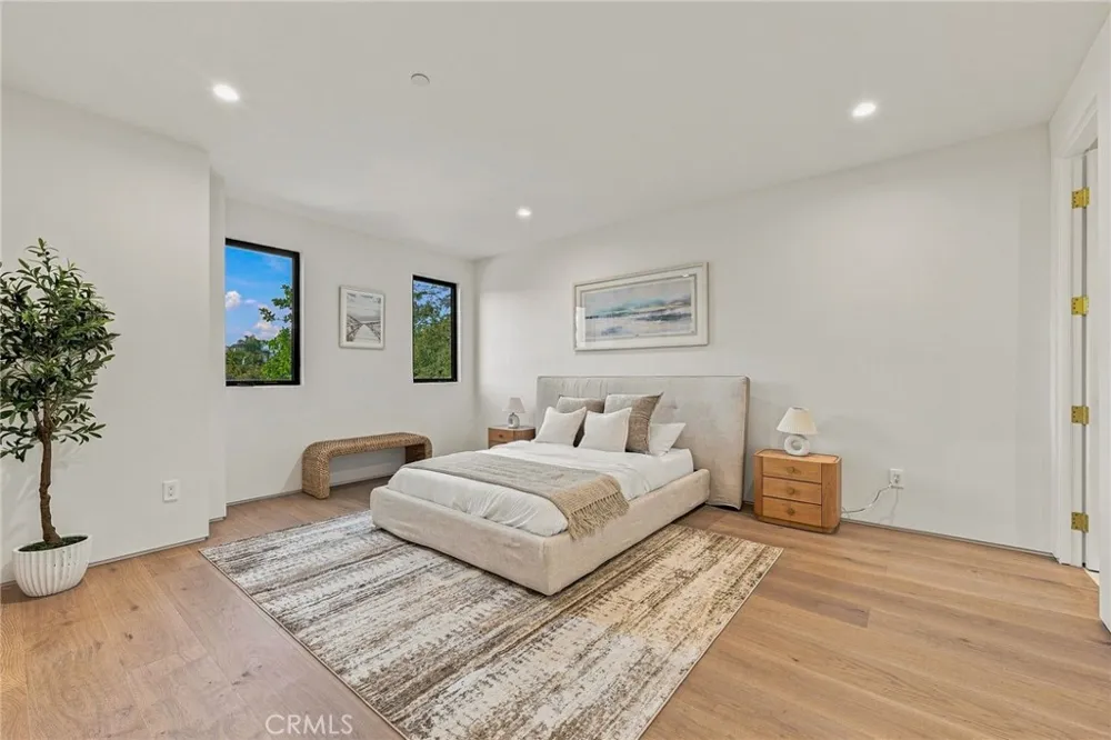 12408 Cumpston Valley Village, CA 91607