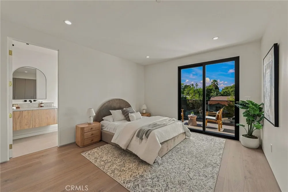12408 Cumpston Valley Village, CA 91607