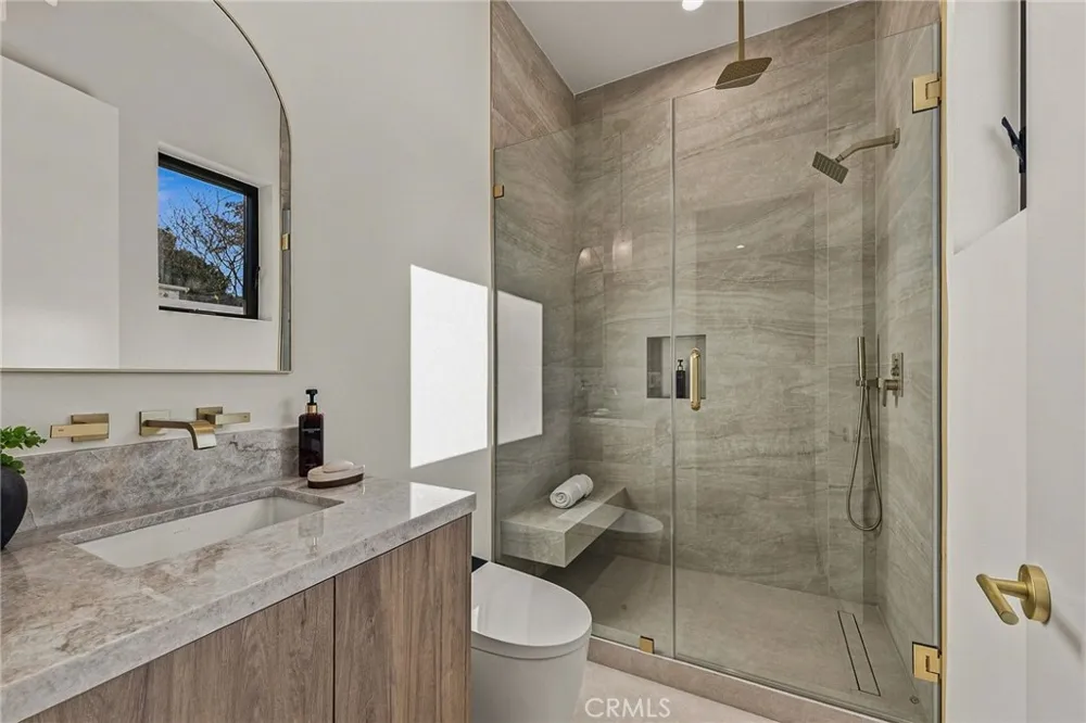 12408 Cumpston Valley Village, CA 91607