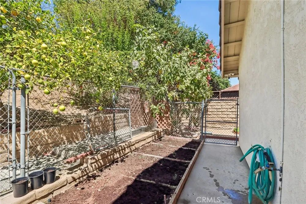 20463 Bermuda Street Chatsworth, CA 91311