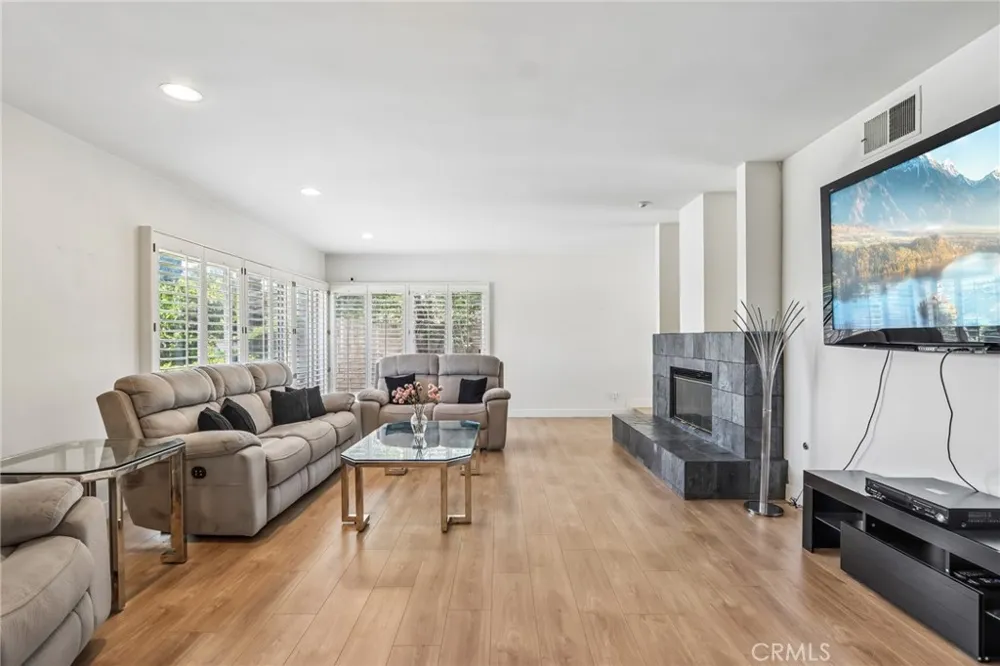 20463 Bermuda Street Chatsworth, CA 91311