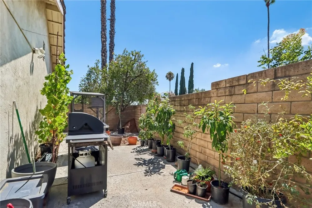 20463 Bermuda Street Chatsworth, CA 91311