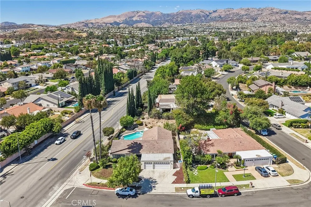 20463 Bermuda Street Chatsworth, CA 91311