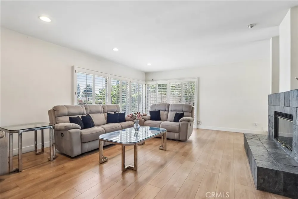 20463 Bermuda Street Chatsworth, CA 91311