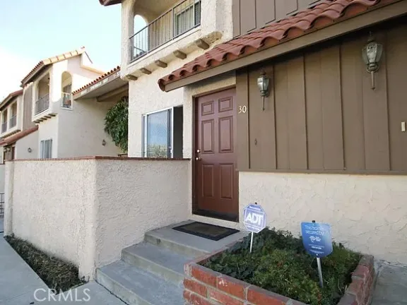 19545 Sherman #30 Los Angeles, CA 91335