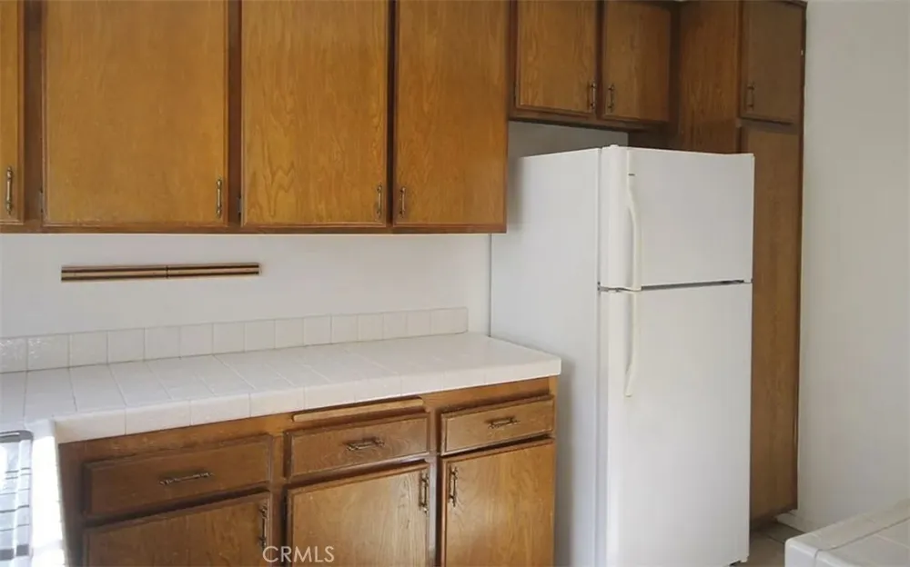 19545 Sherman #30 Los Angeles, CA 91335