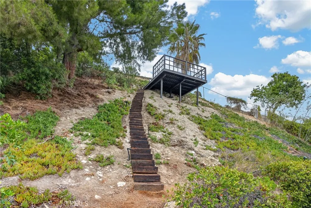 22061 Londelius Street West Hills, CA 91304