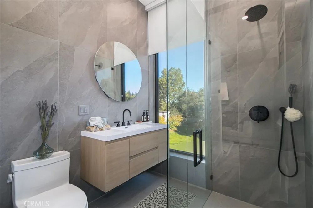 4622 Caritina Tarzana, CA 91356