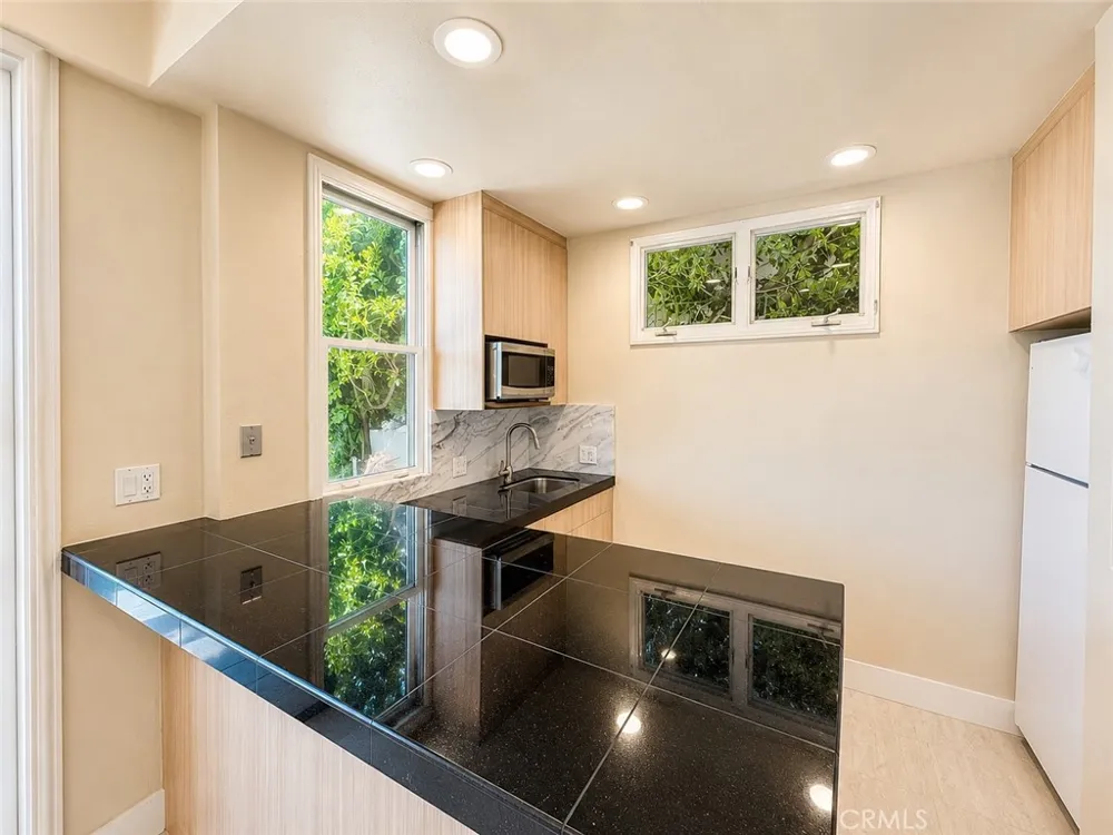 24907 Marbella Court Calabasas, CA 91302