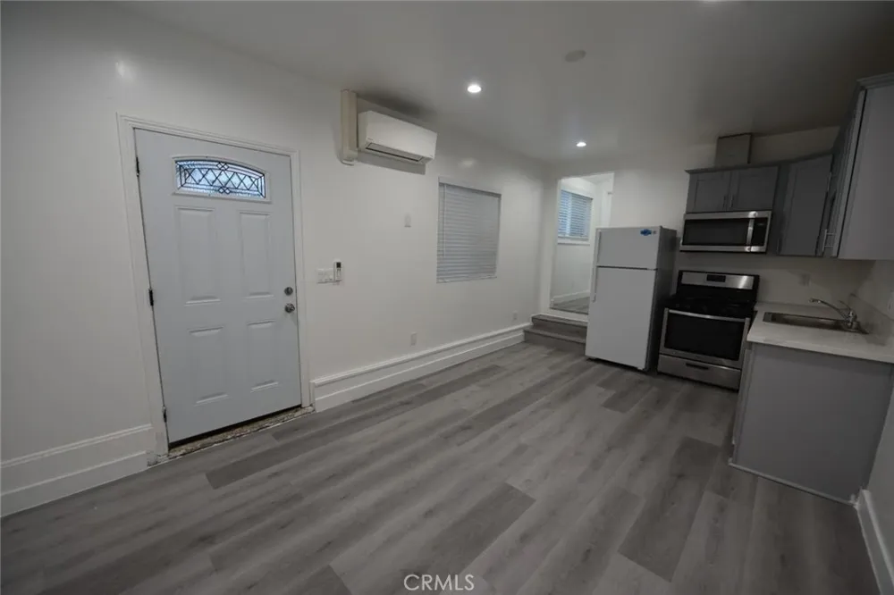 7260 Yolanda Avenue Reseda, CA 91335
