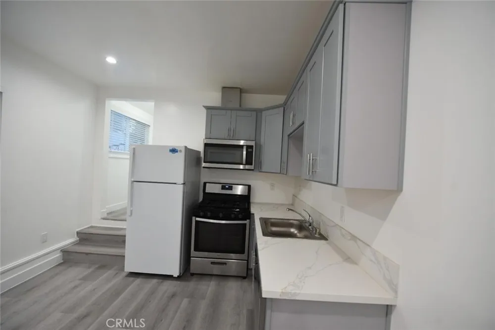 7260 Yolanda Avenue Reseda, CA 91335